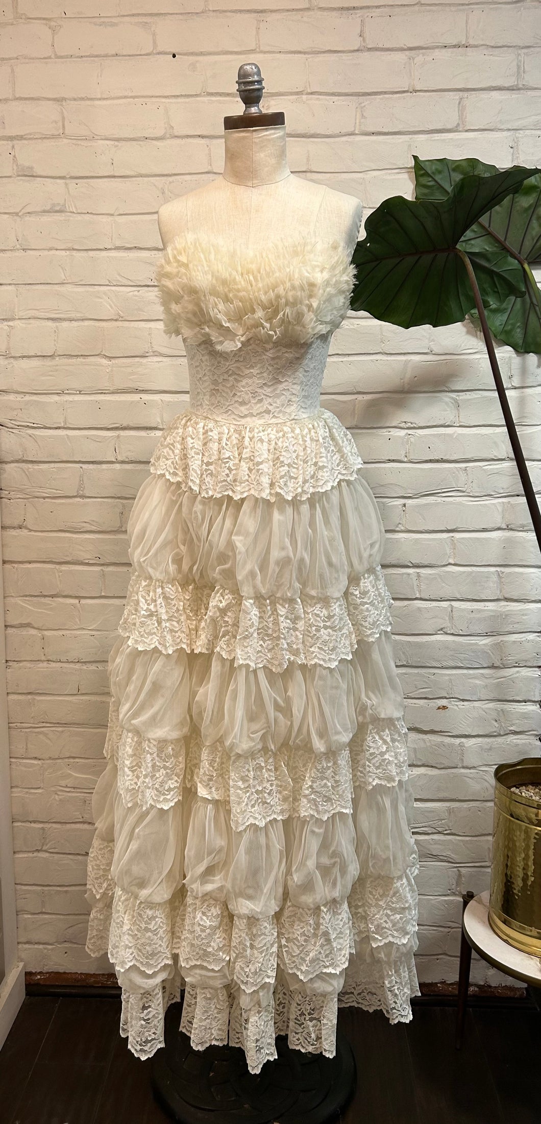 1940’s Vintage Tiered Cream Lace Dress
