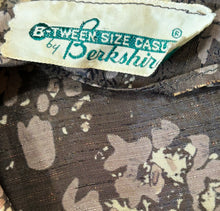 Load image into Gallery viewer, 1950’s Vintage Floral Fall House Dress
