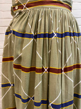 Load image into Gallery viewer, 1980’s Vintage High Waisted Striped Pleated Skirt
