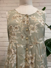 Load image into Gallery viewer, 1990’s Vintage Pastel Green Floral Midi Dress
