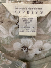 Load image into Gallery viewer, 1990’s Vintage Pastel Green Floral Midi Dress
