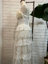 Load image into Gallery viewer, 1940’s Vintage Tiered Cream Lace Dress
