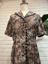 Load image into Gallery viewer, 1950’s Vintage Floral Fall House Dress
