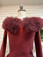 Load image into Gallery viewer, 1990’s Vintage Burgundy Shearling Fur Collar
