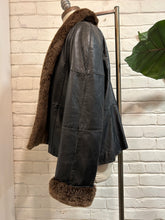 Load image into Gallery viewer, 1990’s Vintage Sheath Leather &amp; Faux Fur Jacket
