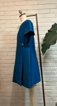 Load image into Gallery viewer, 1960’s Vintage Teal Silk Shift Dress
