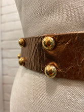 Load image into Gallery viewer, 1970’s Vintage Metallic Leather
