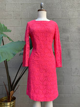 Load image into Gallery viewer, Lace hot pink shift 60’s  midi
