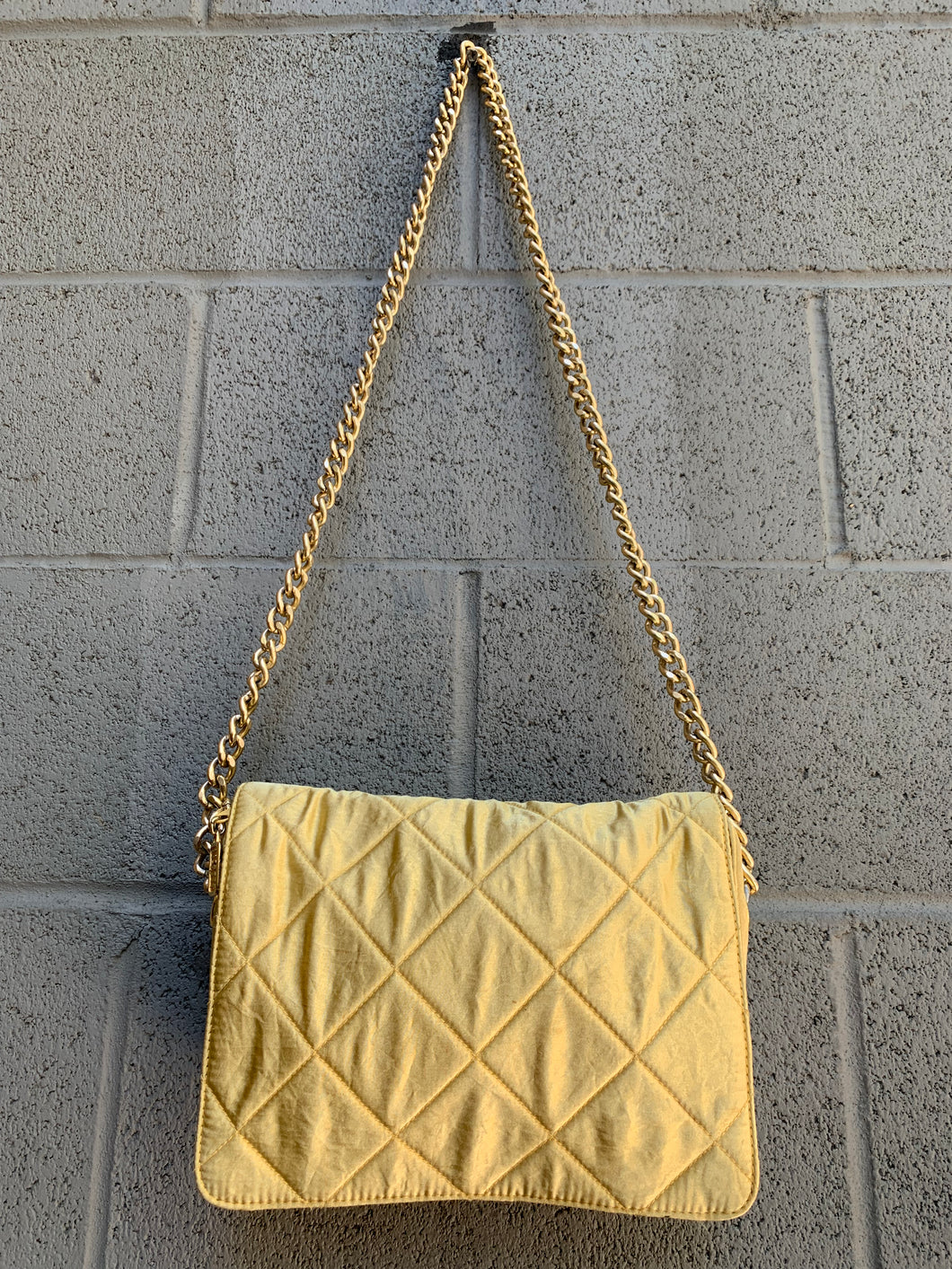 1980’s gold quilt chain purse
