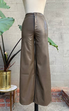 Load image into Gallery viewer, Olive harvest patent vegan leather trousers pant
